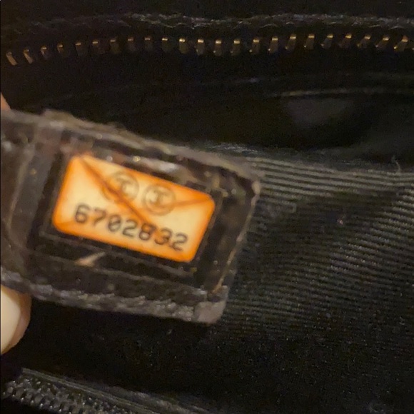 AUTHENTIC Chanel Caviar Quilted Medallion Tote ๐ - Picture 13 of 15